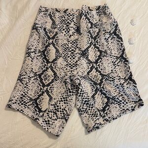 Chic Snakeskin Women's Bike Shorts
